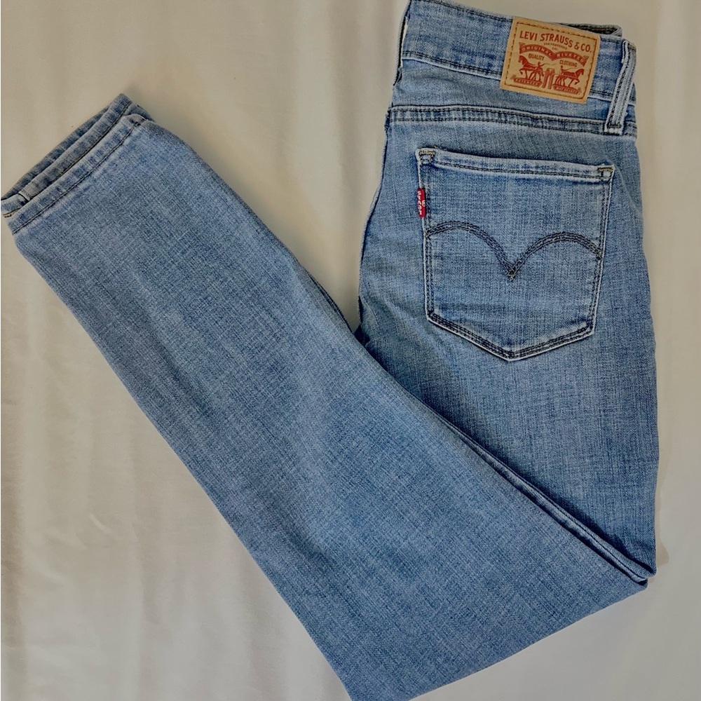 Levi's Women's Blue Jeans - Size 26